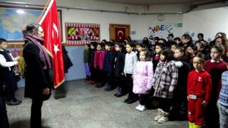 Muğlada okullarda şehitler için saygı duruşunda bulunuldu