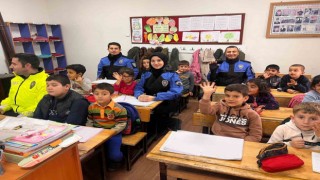 Öğrencilere trafik eğitimi verildi