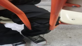 Öğrencinin bacağı oturağa sıkıştı, imdadına itfaiye yetişti