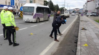 Orduda ticari taksinin çarptığı 2 kadın ağır yaralandı
