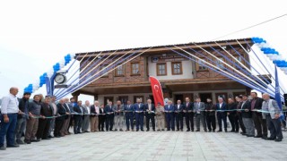 Orhanelide köy konakları tamamlanıyor