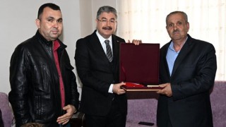 Osmaniye Valisi, 17 Ağustos Şehidinin Ailesini Ziyaret Etti