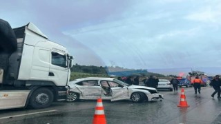 Osmaniyede 2 aracın karıştığı zincirleme kazada 2 kişi yaralandı