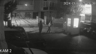 Otoparktan önce kontak anahtarları ardından araçları çaldılar: O anlar kamerada