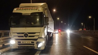 Otoyolda direksiyon başında kalp krizi geçirdi
