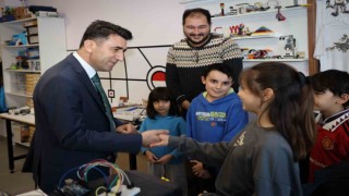 Özel çocuklarla bir araya geldi