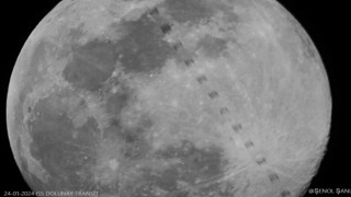 (Özel) Dondurucu soğukta saatlerce bekledi, Gezeravcının dolunay önünden geçişini fotoğrafladı