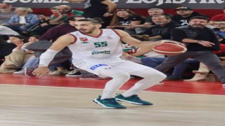 P. Karşıyakalı Kenan Sipahi, asistleriyle zirvede