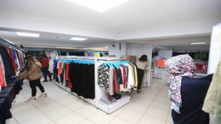 Pamukkale Belediyesi Sosyal Market 15 bin kişinin yüzünü güldürdü