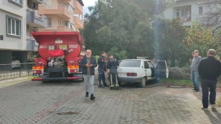 Park edip gittiği otomobilini geldiğinde yanarken buldu