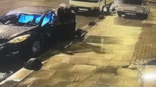Park halindeki aracı ‘kopya anahtar yöntemiyle çalan hırsız kamerada