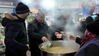 Pazar yerinde çorba ikramı