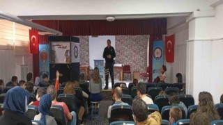 Polis ekiplerinden işitme engelli öğrencilere ziyaret