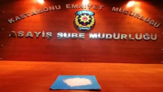 Polisin ‘dur ihtarına uymayarak kaçan araçta uyuşturucu ele geçirildi