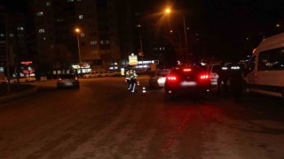 Polisin yaptığı uygulamada bin 140 şahıs sorguladı 282 araçta kontrol edildi