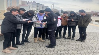 Polisten afiş ve broşürlü uyarı