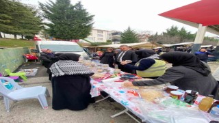 Pursaklarda kalpler Gazze için atıyor