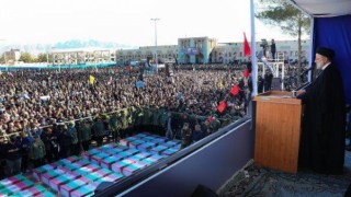 Reisi: “Alınacak intikamın yerini ve zamanını İran Silahlı Kuvvetleri belirleyecektir”