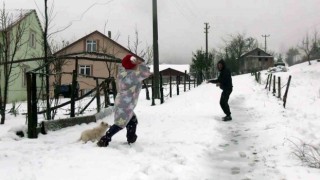 Sakaryanın o mahallesinde kar kalınlığı 45 santimetreye ulaştı