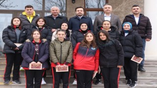 Şampiyonlardan Kaymakam Erdeme ziyaret