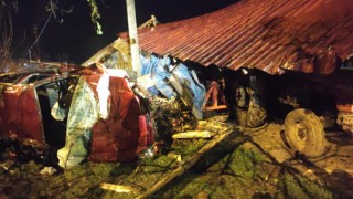Samsunda otomobil evin bahçesine uçtu: 1 ölü, 1 yaralı