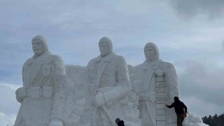 Sarıkamışta şehit heykellerinin yapımı için 200 kamyon kar taşındı