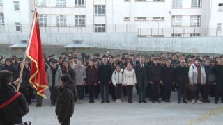Şehitler için okullarda bir dakikalık saygı duruşunda bulunuldu