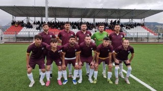 Selendi Belediyespor Play-Offu zorluyor