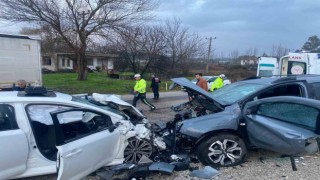 Seydikemerde trafik kazası: 1 ölü, 3 yaralı