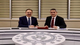 Siirt Atatürk Stadı tribün inşaatı tamamlanıyor