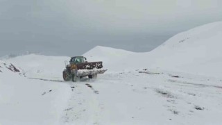 Siirtte kar nedeniyle kapanan köy yolları ulaşıma açıldı
