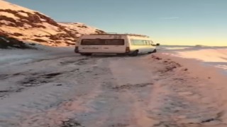 Siirtte karda mahsur kalan 6 kişi kurtarıldı, köy yolları ulaşıma açıldı