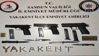 Silah kaçakçılığı şüphelisi oyun oynarken yakalandı