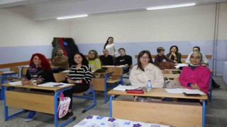 Sinopta görevli öğretmenlere İngilizce kursu