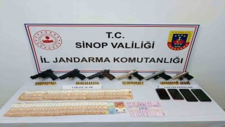 Sinopta ruhsatsız silah operasyonu: 5 gözaltı