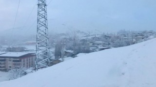 Şırnakta kardan kapanan 12 köy yolu ulaşıma açıldı