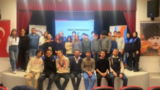 Sosyal medya bağımlılığı tiyatro ile anlatıldı
