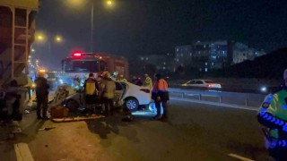 Sultangazide makas atan araç yol kenarındaki dampere çarptı: 1 ölü, 2 yaralı