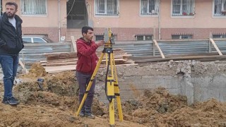 Sultangazide temel kazısı sırasında zarar gören 2 binadaki çalışmalar sürüyor