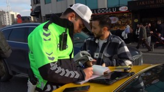 Taksimde yılın ilk ticari taksi denetimi yapıldı: 5 sürücüye 32 bin TL ceza