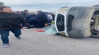 Tarım işçilerini taşıyan servis kamyonetle çarpıştı: 1 ölü, 5 yaralı