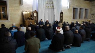 Tatvanda sabah namazında buluşan vatandaşlar şehitler için dua etti