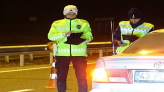 Tavşanlıda yeni yıla girildiği saatlerde trafik denetimi arttırıldı