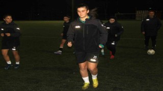Tek yumurta ikizi kadın futbolcular: Attığı goller, gördüğü kartlar bile karıştırılıyor