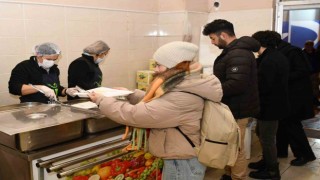 Tepebaşı öğrencinin yanında