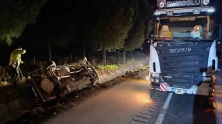 Tıra çarpan otomobil şarampole devrildi: 2 ağır yaralı