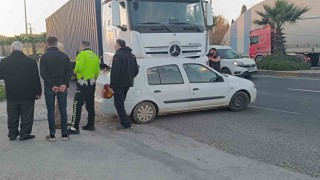 Tırın altında 50 metre sürüklenen araçtan burnu bile kanamadan çıktı