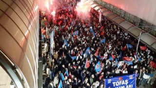 Tofaşta zam sevinci sabaha kadar sürdü