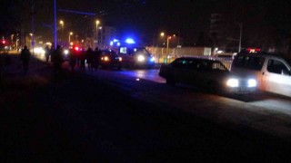 Traktör ile hafif ticari araç çarpıştı: 1 yaralı