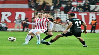 Trendyol Süper Lig: Antalyaspor: 0 - Corendon Alanyaspor: 0 (İlk yarı)